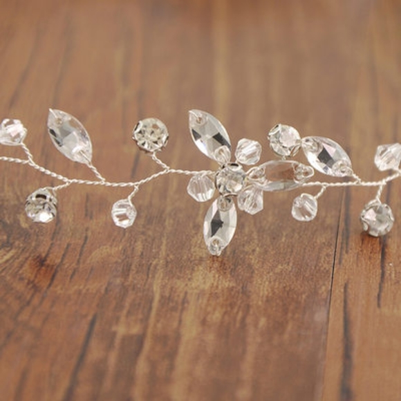 NWOT Wedding headband - Picture 2 of 3